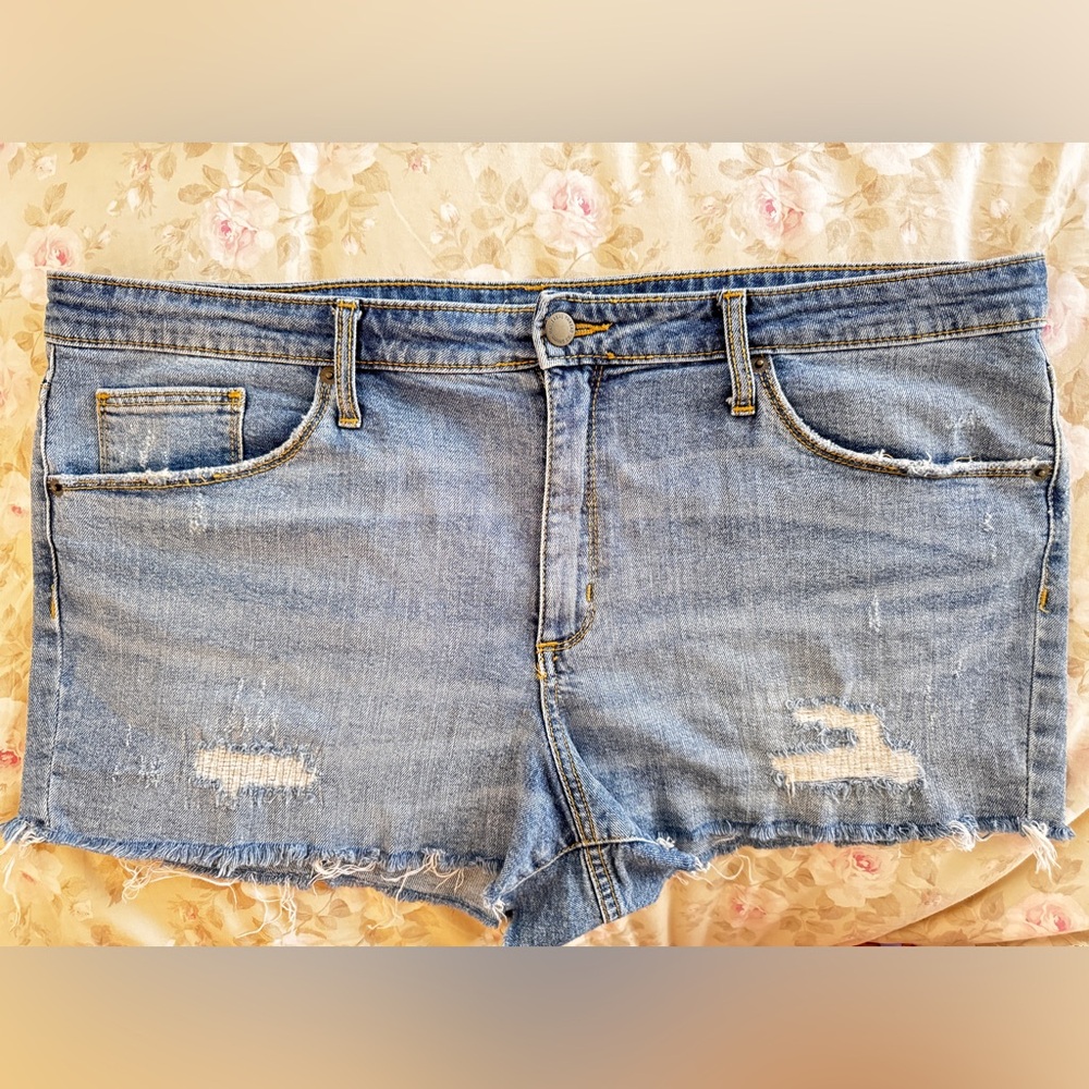 Universal Thread High Rise Jean Shorts Distressed Frayed Hem